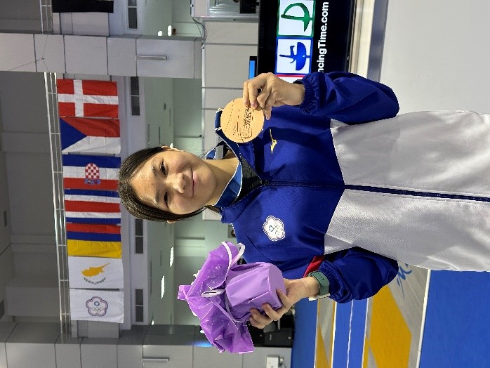 (圖)Hung Li-hsiang took bronze for Épée in the Junior category at the 2023 Plovdiv Junior and Cadet Fencing World Championships (photo provided by the Chinese Taipei Fencing Association).